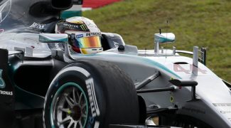 hamilton-rosberg-cest-deja-chaud