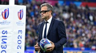 fabien-galthie-nu-en-une-de-voici-avec-sa-compagne-la-photo-choc