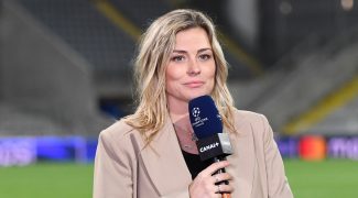 laure-boulleau-transfiguree-la-photo-choc