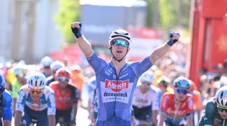 van-aert-prive-de-la-victoire