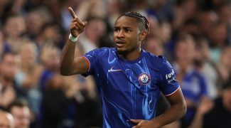 nkunku-continue-de-briller-en-europe
