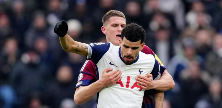 Dominic Solanke (Tottenham) et Sven Botman (Newcastle)