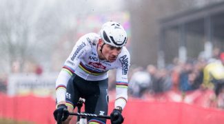 van-der-poel-forfait-a-coxyde-contre-van-aert
