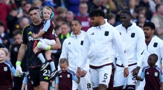 le-business-scandaleux-des-enfants-accompagnant-les-footballeurs