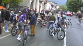 chute-massive-et-chaos-sur-le-giro