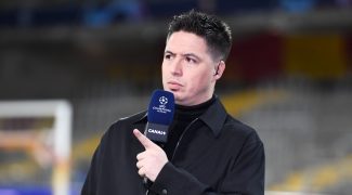 samir-nasri-pris-a-partie-devant-le-parc-des-princes