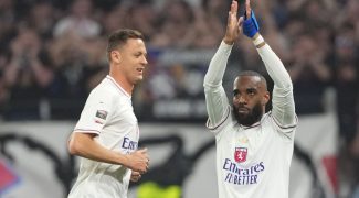 drapeau-lgbt-deux-joueurs-de-ligue-1-font-scandale