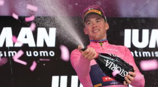 pedersen-imite-van-aert