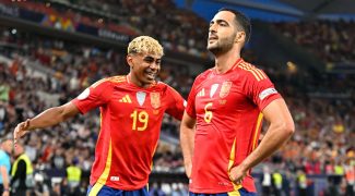 les-bleus-trimballes-sur-le-2e-but-espagnol-video
