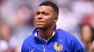 une-belle-tete-de-noeud-un-bleu-se-lache-sur-mbappe