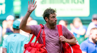 halle-halys-sechement-battu-par-medvedev